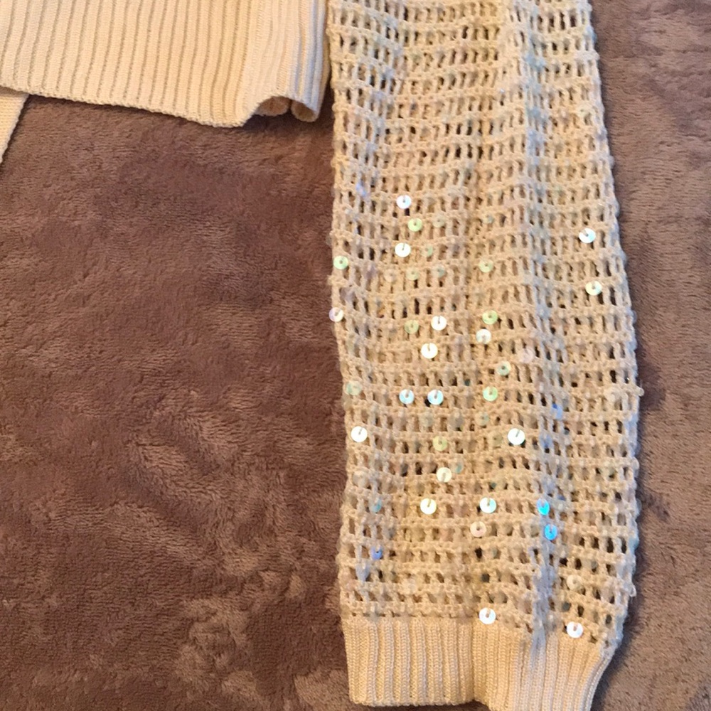 BCBG MAXAZRIA SWeater wrap top - Picture 6 of 7